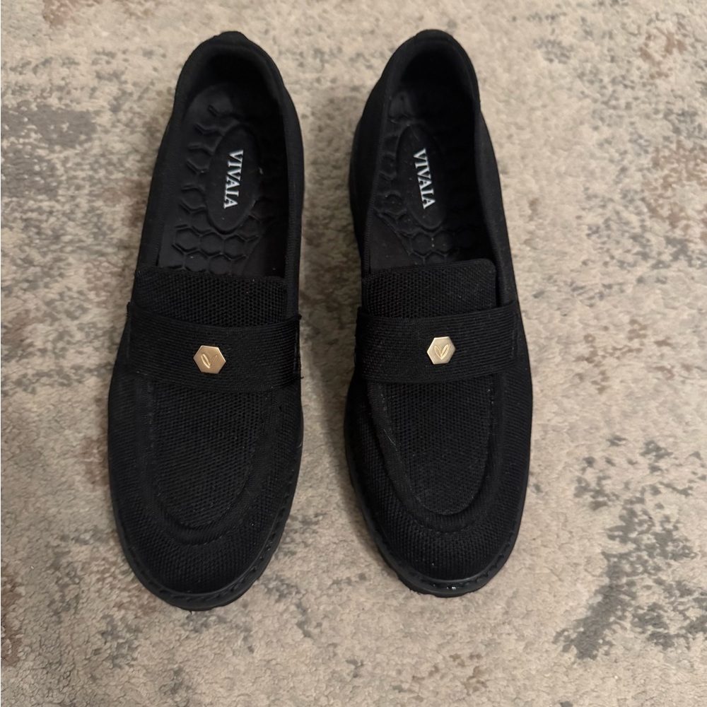 NEW VIVAIA Women's Black Loafers